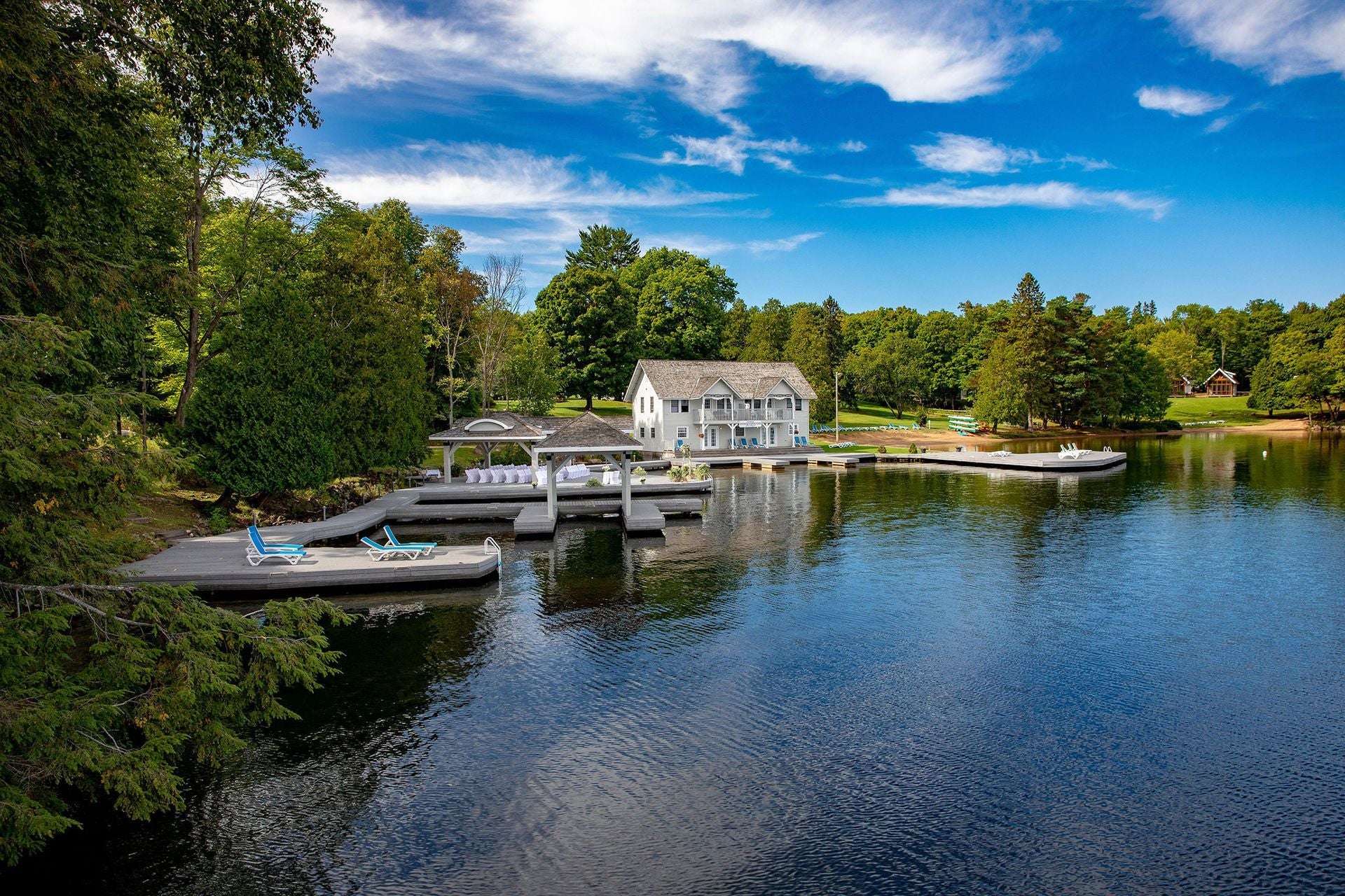 Lakeside Dining